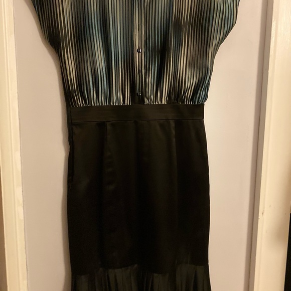 BCBG fitted dress. Great for events and office - Picture 4 of 4